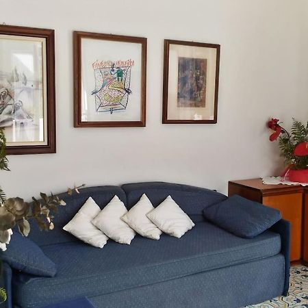 Casa Vacanze Vista Mare Mela B Lipari  Eksteriør billede