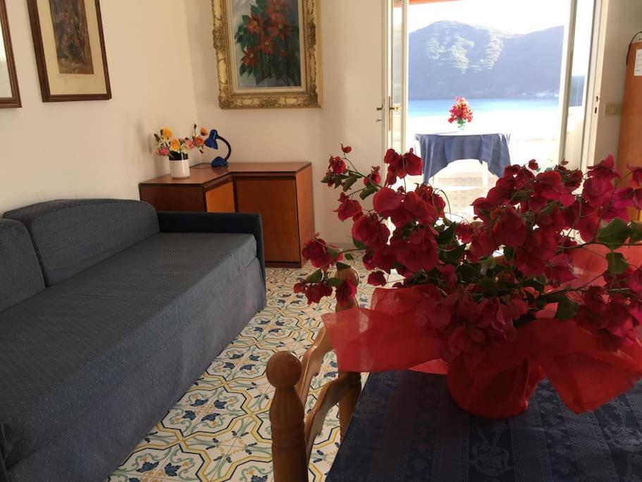 Casa Vacanze Vista Mare Mela B Lipari  Eksteriør billede