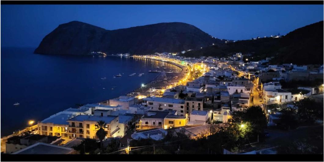 Casa Vacanze Vista Mare Mela B Lipari  Eksteriør billede